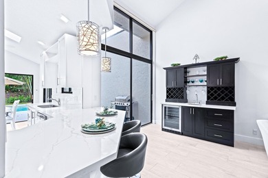 Explore an exceptional 3-bedroom plus den/bonus room, 4.5-bath - photo 7