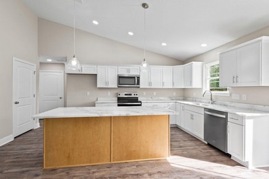 **NEW Construction!!** No detail missed in this Endearing New - photo 8