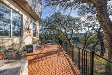 Stunning Lakefront Equestrian Retreat on Lake Travis Welcome to - photo 5