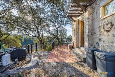 Stunning Lakefront Equestrian Retreat on Lake Travis Welcome to - photo 6