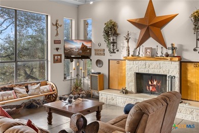 Stunning Lakefront Equestrian Retreat on Lake Travis Welcome to - photo 7