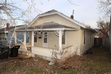 St. Joseph River Home Sale Pending in South Bend Indiana