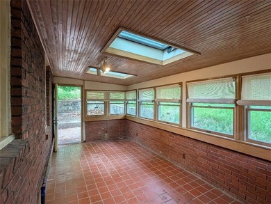 Grymes Hill - This Wonderful 1 Family, All Brick Raised Ranch - photo 19