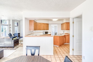 Single Level Home on the Golf Course. Relax and enjoy the views - photo 9