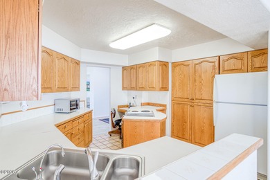 Single Level Home on the Golf Course. Relax and enjoy the views - photo 10