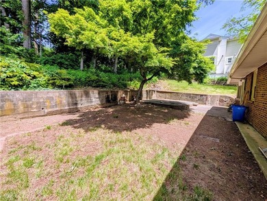 Grymes Hill - This Wonderful 1 Family, All Brick Raised Ranch - photo 21