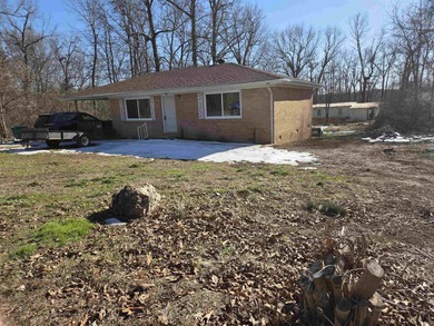 Lake Home For Sale in Cherokee Village, Arkansas