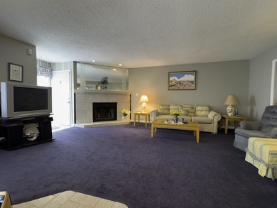 Well-Maintained 2-Bedroom, 2-Bathroom Condo in the Heart of - photo 3