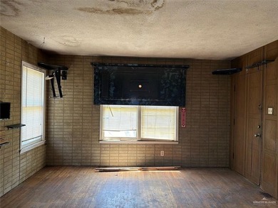 This spacious propertysits in an established residential - photo 10