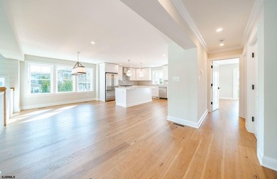 Stunning New Construction Goldcoast Home; well appointed - photo 4