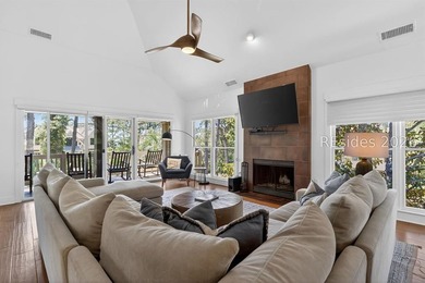 This exceptional second-row ocean home in Sea Pines offers a - photo 9