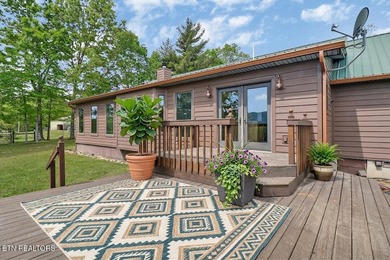 Beautiful home with STUNNING mountain views! This 3 bedroom, 2 - photo 13