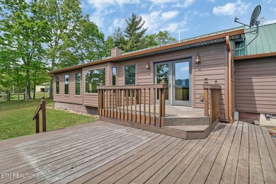 Beautiful home with STUNNING mountain views! This 3 bedroom, 2 - photo 19
