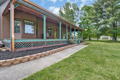 Beautiful home with STUNNING mountain views! This 3 bedroom, 2 - photo 21