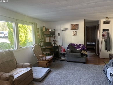 This bright and cheery 2/2 located up the Chetco River above the - photo 4