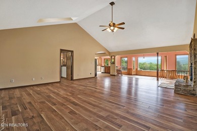 Beautiful home with STUNNING mountain views! This 3 bedroom, 2 - photo 26