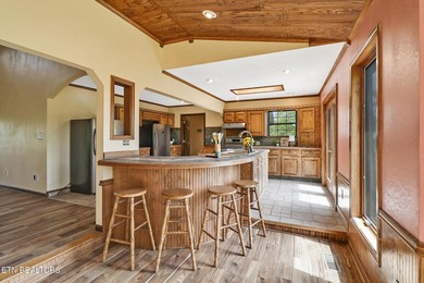Beautiful home with STUNNING mountain views! This 3 bedroom, 2 - photo 29