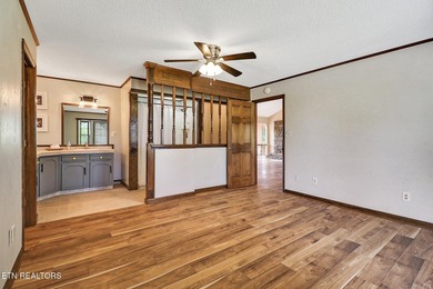 Beautiful home with STUNNING mountain views! This 3 bedroom, 2 - photo 38