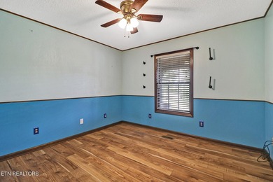 Beautiful home with STUNNING mountain views! This 3 bedroom, 2 - photo 41