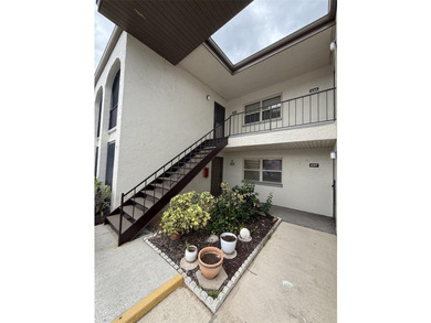Welcome to easy, comfortable Florida living in this beautifully - photo 14