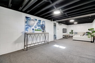 This charming 3 bedroom, 2 bath bungalow in the heart of Des