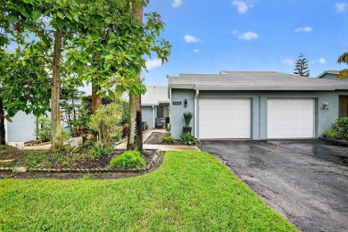 Lake Townhome/Townhouse For Sale in Lake Worth, Florida