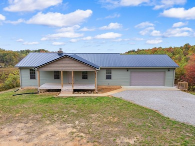 (private lake, pond, creek) Home For Sale in Mckee Kentucky