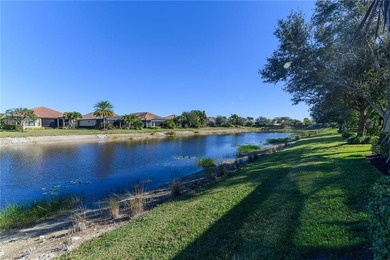 This beautiful 3-bedroom + den, 2-bath single-family home in the - photo 6
