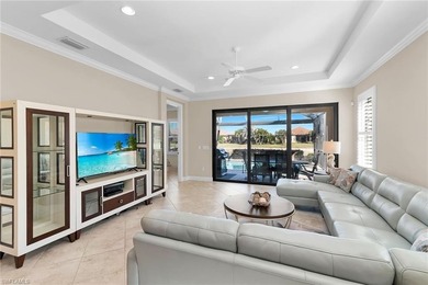 This beautiful 3-bedroom + den, 2-bath single-family home in the - photo 9