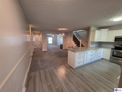 Motivated Seller! One Year Home Warranty! Welcome to 102 Regency - photo 5