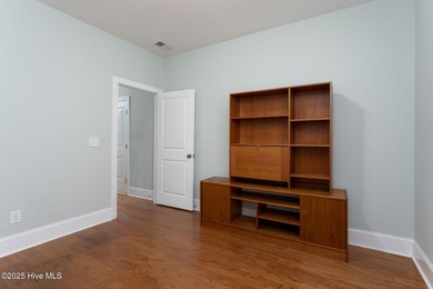 Charming home in an ideal location! This fabulous 3 bed 2 bath - photo 22