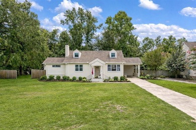 Exceptional investment opportunity or future home! This 4- - photo 2