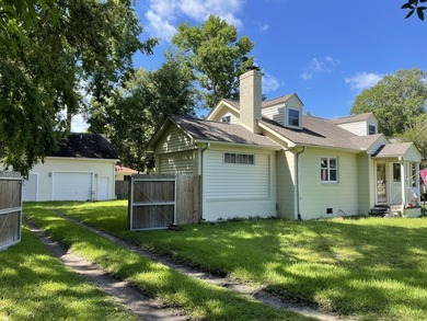 Exceptional investment opportunity or future home! This 4- - photo 4