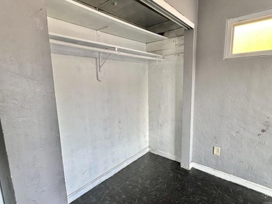 Welcome to 4156 Franklin Ave, San Diego! This 3-bedroom, 2-bath - photo 6