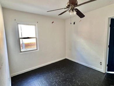 Welcome to 4156 Franklin Ave, San Diego! This 3-bedroom, 2-bath - photo 8