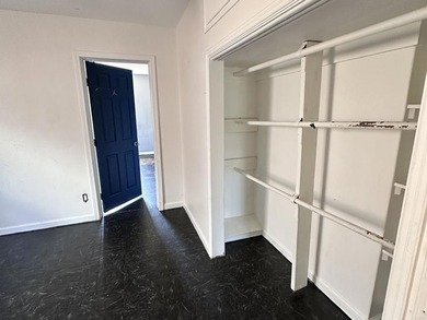 Welcome to 4156 Franklin Ave, San Diego! This 3-bedroom, 2-bath - photo 9