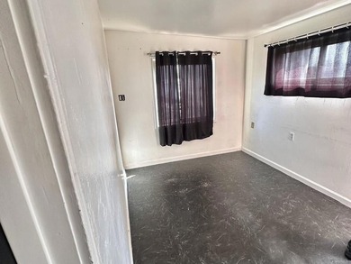 Welcome to 4156 Franklin Ave, San Diego! This 3-bedroom, 2-bath - photo 10