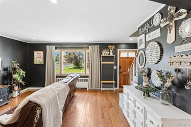 Welcome to 2877 Calvin, a classic cape style residence nestled - photo 8