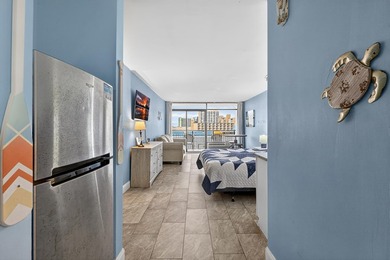 Welcome to your ocean-view getaway at the iconic Landmark Resort - photo 3