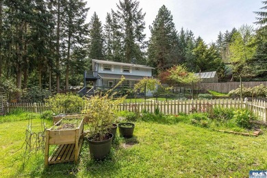 Welcome to this beautiful home on a gorgeous half-acre lot in - photo 32