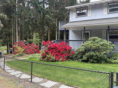 Welcome to this beautiful home on a gorgeous half-acre lot in - photo 37
