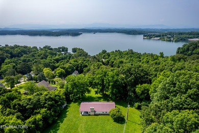Douglas Lake Home For Sale in Dandridge Tennessee