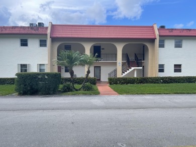 (private lake, pond, creek) Condo For Sale in West Palm Beach Florida