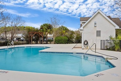 FIRST FLOOR with rare fenced in yard! Enjoy easy, single-level - photo 3