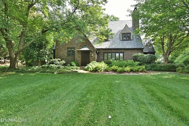 Fort Loudoun Lake Home For Sale in Knoxville Tennessee