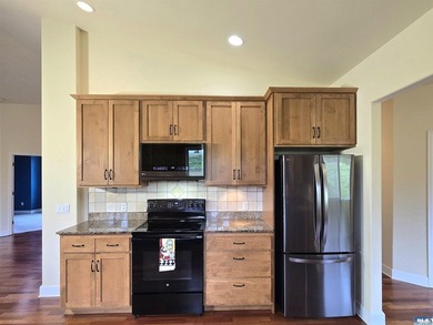 Contemporary single-level 3br, 2ba, plus office/den home in - photo 11