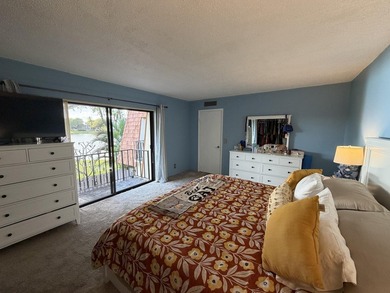 MOTIVATED SELLER: Welcome to this well maintained 2 bed 2 bath - photo 12