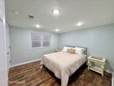 Riverfront Retreat With Panoramic Views, Sandbar Access & Boat - photo 33