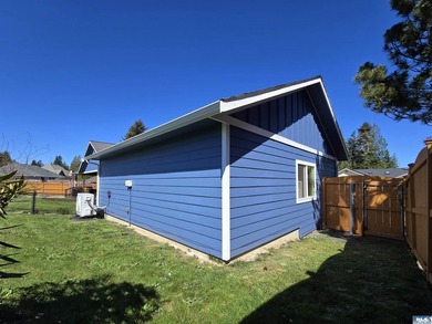 Contemporary single-level 3br, 2ba, plus office/den home in - photo 36
