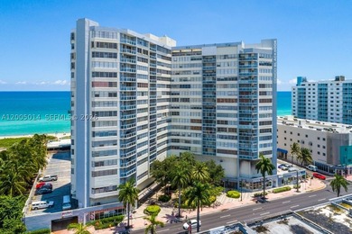 Modern 1 bed + den, 1.5 bath residence in a beachfront building - photo 1